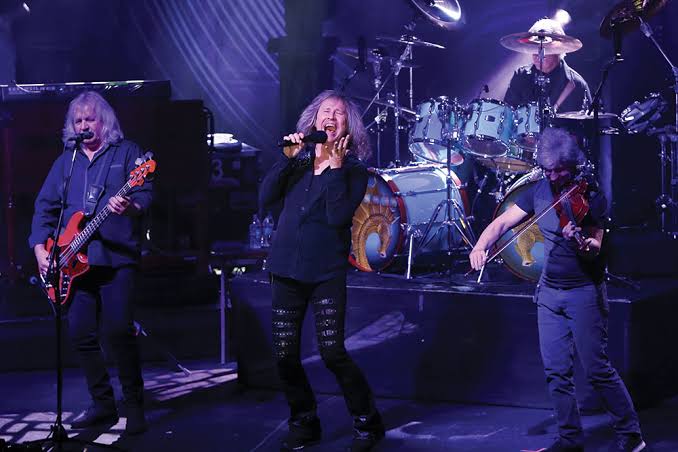Kansas live on tour